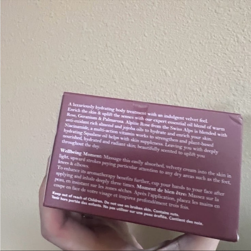 Aromatherapy Associates London Rose Indulgent Body Cream NIB - Picture 3 of 3